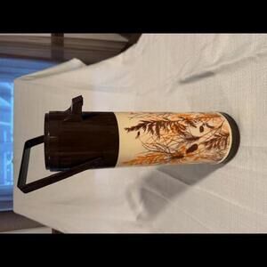 1970s VINTAGE ALADDIN PUMP A DRINK THERMOS USA AUTUMN WHEAT 1 QUART HANDLE